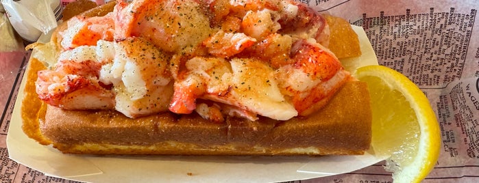 Lobster West is one of Traveling Foodie.