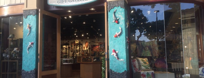 Totally Hawaiian Gift Gallery is one of Robertさんのお気に入りスポット.