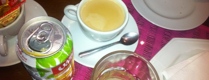 The Coffee Bean & Tea Leaf is one of Novo Hamburgo.