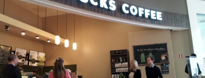 Starbucks is one of Tempat yang Disimpan Gavin.
