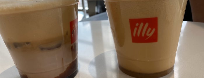 illy espressamente is one of สถานที่ที่ Paul ถูกใจ.