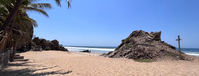 Playa Zipolite is one of Posti che sono piaciuti a Rocio.