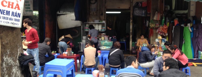 Bún Chả Nem Rán 41 Cửa Đông is one of Hanoi Streetfood 2 Place I visited.