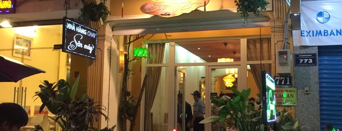 Nhà Hàng Chay Sân Mây is one of Sai Gon Restaurant I visited.