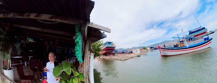 Cà Ná is one of Binh Thuan (Phan Thiet-Mui Ne) Place I visited.