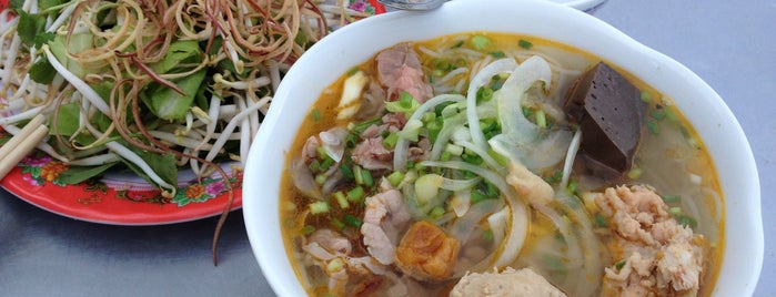 Bún Bò Huế Quán Ăn Đặc Sản Số 1 is one of Hue Streetfood I visited.