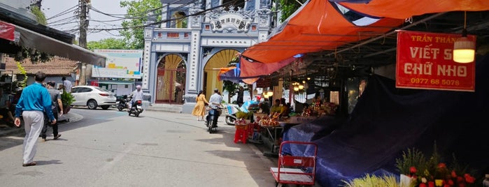 Phủ Tây Hồ is one of Hanoi.