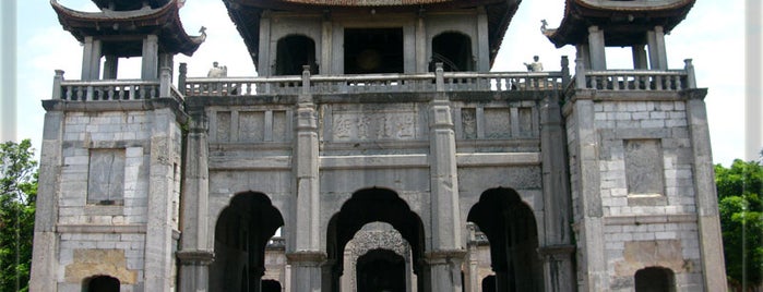 Nhà Thờ Phát Diệm is one of สถานที่ที่ Pupae ถูกใจ.