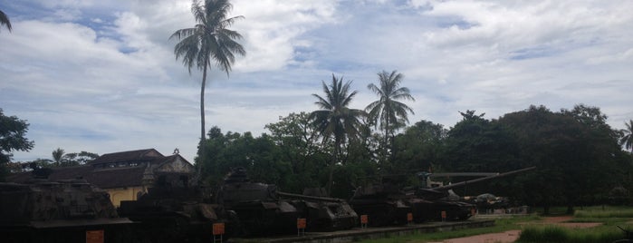 Tank & Artillery Ruin is one of Hue Public Place I visited.