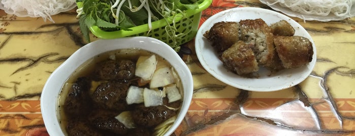 Bún Chả Hùng Lẩu 06 Ngõ Trạm is one of Hanoi Streetfood 2 Place I visited.