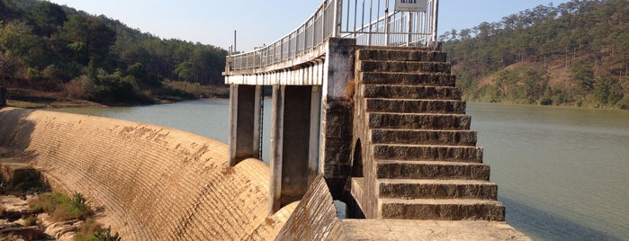 Đập Hồ Ankroet (Ankroet Dam) is one of Da Lat City Place I visited.