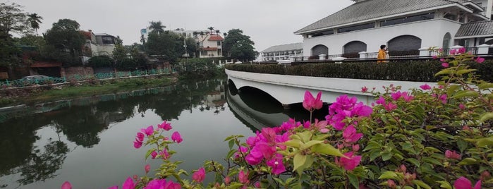 InterContinental Hanoi Westlake is one of Tempat yang Disukai Grant.