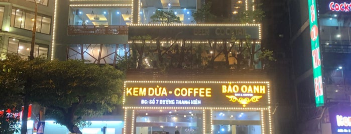 Bao Oanh Café is one of Cafe. chân dài.