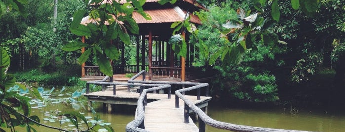 Lotus Pond&Pavilion is one of Hue Public Place I visited.