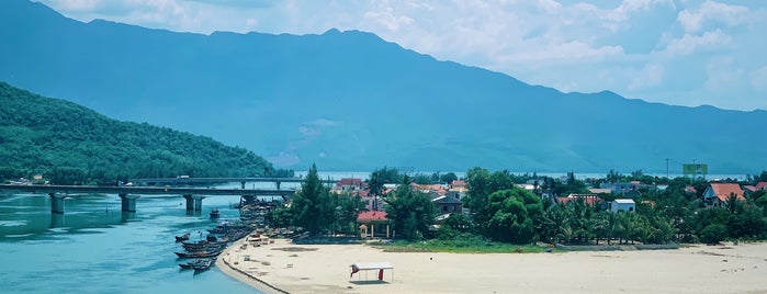 Lăng Cô is one of Hue Public Place I visited.