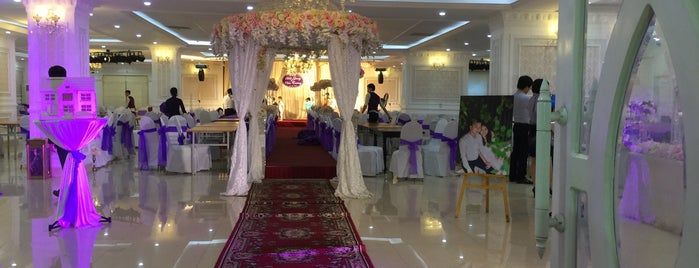 Thanh Thuỷ Palace Wedding Convention Centre is one of Hanoi Shop & Service 2 Place I visited.