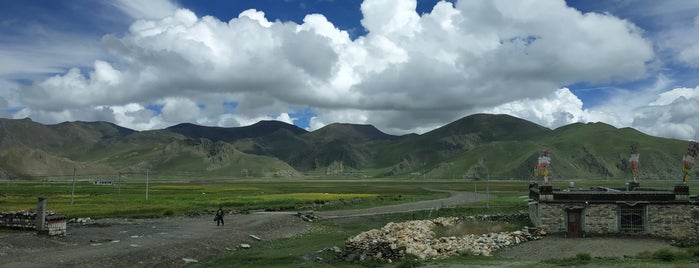浪子卡县 Nagarze is one of Tibet-Buthan-Nepal.