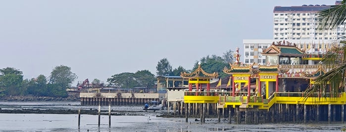 Lim Jetty (姓林桥) is one of PENANG PLACES.