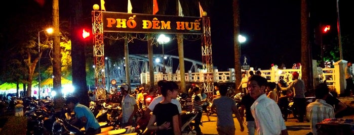 Phố Đêm Huế is one of Hue Shop & Service I visited.