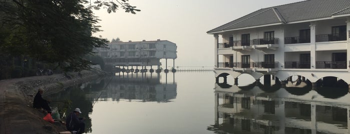 Hồ Tây (West Lake) is one of Hanoi Hotspot.