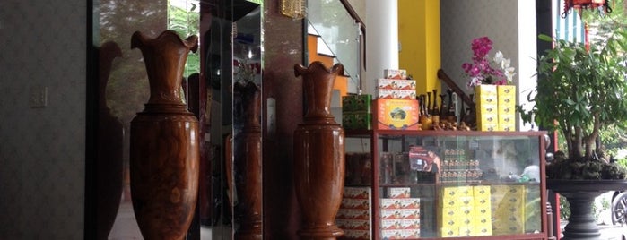 Trà Cung Đình Đức Phượng is one of Hue Shop & Service I visited.