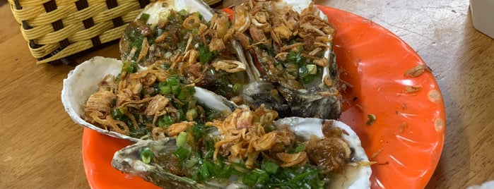 Seafood Hương Kiều (Ốc Gái Sài Gòn) is one of Ha Noi Restaurant I visited.