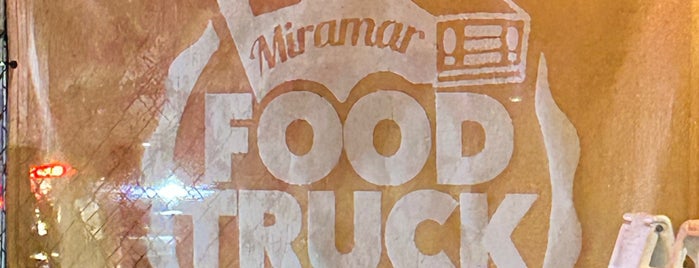 Miramar Food Truck Park is one of Santurce.