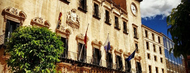 Plaza del Ayuntamiento is one of Comunidad Valenciana.