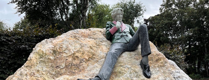 Oscar Wilde Statue is one of Dublin.