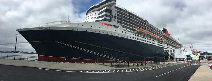 Queen Mary 2 is one of Eugene : понравившиеся места.