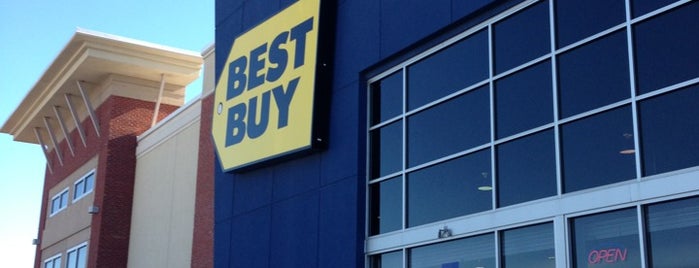 Best Buy is one of Locais curtidos por Damian.