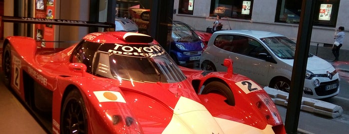 Le Rendez-Vous Toyota is one of パリ.