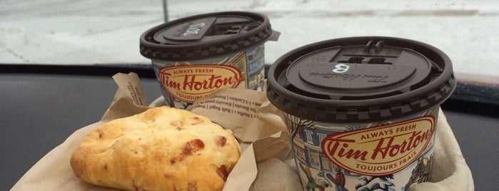 Tim Hortons is one of Lieux qui ont plu à Jess.