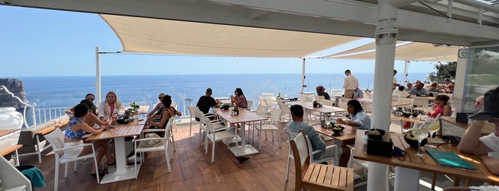 Capri Rooftop Lounge Bar is one of Eduardoさんの保存済みスポット.