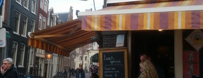 Café Staalmeesters is one of Tempat yang Disimpan Angela.