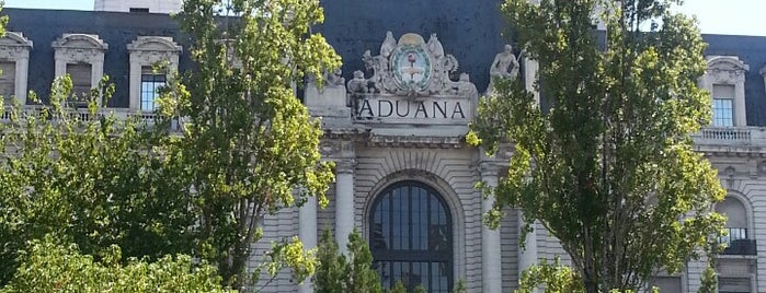 Aduana de Buenos Aires is one of Lugares favoritos de Lucas.