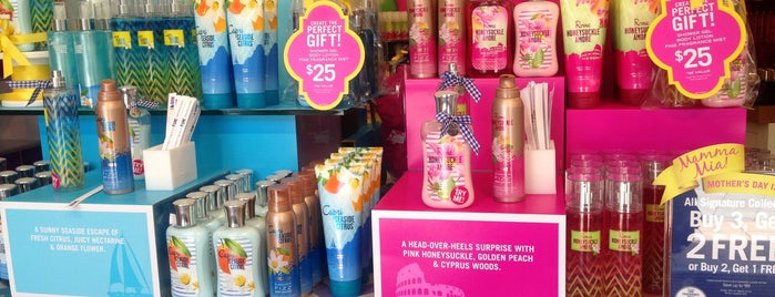 Bath & Body Works is one of Rogerさんのお気に入りスポット.