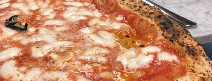 L’antica pizzeria da Michele BCN is one of Carlosさんのお気に入りスポット.