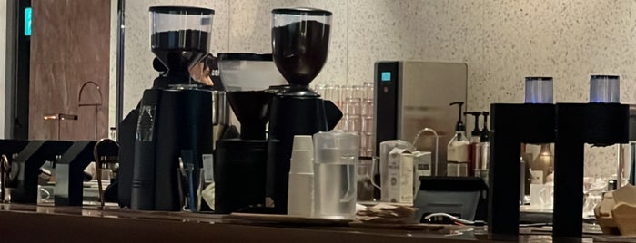 STEM COFFEE is one of Yongsuk'un Kaydettiği Mekanlar.
