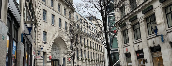 London School of Economics and Political Science (LSE) is one of สถานที่ที่ Henry ถูกใจ.