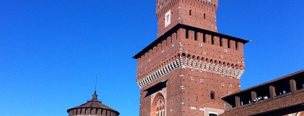 Sforza Castle is one of Milão.