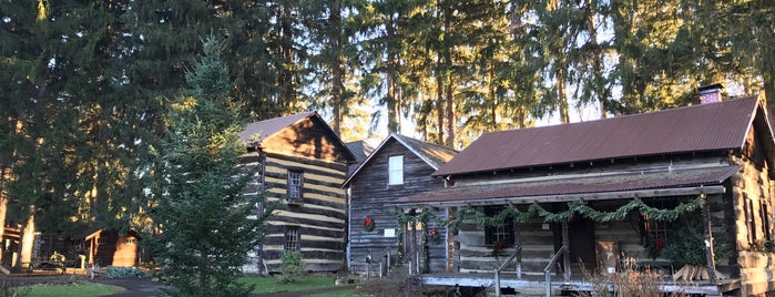 Spruce Forest Artisan Village is one of Orte, die Lizzie gefallen.