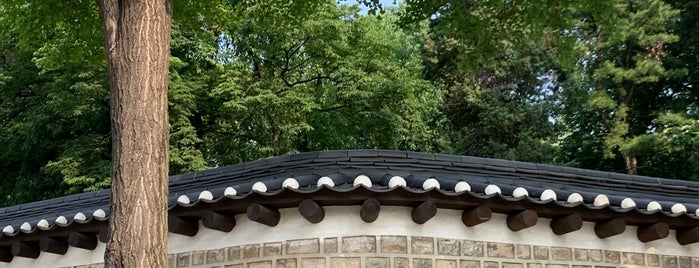 Changgyeonggung is one of Locais salvos de Jihye.