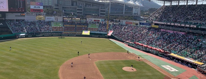 Incheon SSG Landers Field is one of 프로야구장.