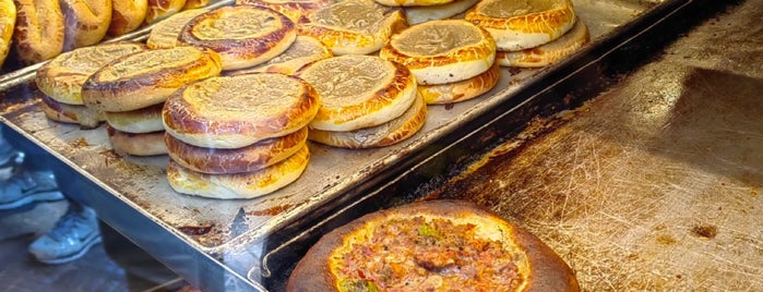 Tarihi Taş Fırın is one of Bursa yemek.