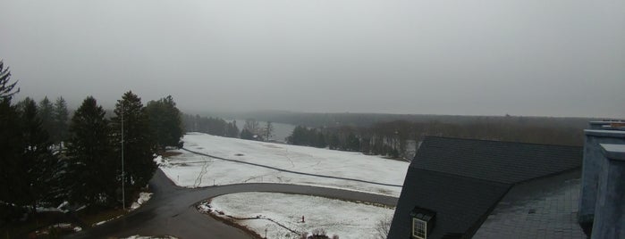 Skytop Lodge Observation Tower is one of Posti che sono piaciuti a Rob.