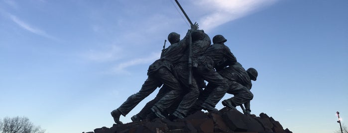 US Marine Corps War Memorial (Iwo Jima) is one of Orte, die Sam gefallen.