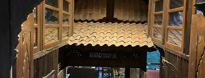 Lisung The Dago Boutique Resto is one of Andre : понравившиеся места.