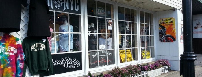 Port Jefferson motorcycle shop is one of Lugares guardados de Harvee.