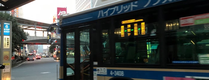 6番のりば is one of 横浜駅のバス停・バスターミナル.